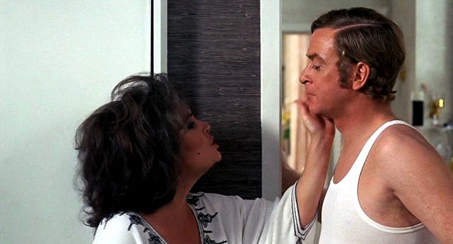 zee-and-co-1972-elizabeth-taylor-michael-caine-02-max